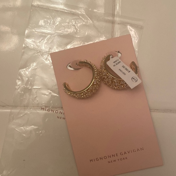 NWT Crystal Kaya Hoop Earrings a Mignonne Gavigan - Picture 2 of 3